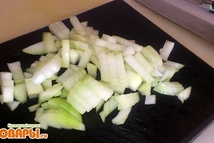 Шаг 3: Лук также режем небольшими кубиками. …