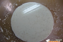 Шаг 1: Молоко подогреть до комнатной температуры, …