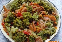 Шаг 5: Достаем из холодильника тесто, раскатываем …