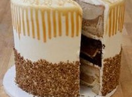 Трехъярусный торт на Хэллоуин