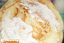 Шаг 4: Разрезаем наши блинчики пополам и …