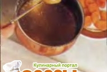 Шаг 6: Приготовьте фрукты для карамелирования, вымыв …