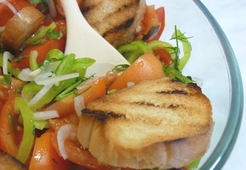 Салат с гренками "Буйство красок"