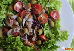 Салат с копчёной рыбой