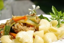 Шаг 1: Фарш обжарить с луком до …