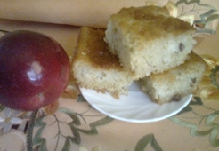 Манник с яблоками и изюмом