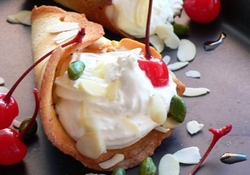 Рецепт: Вафли со взбитыми сливками