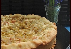 Пирог с ревенем в сметанно-яичной заливке