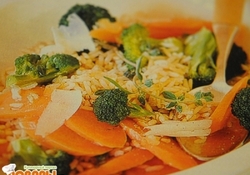 Рецепт: Пикантный рис с овощами