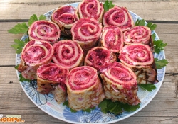 Рецепт: Блины с начинкой из свеклы