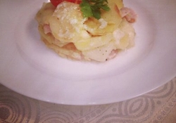 Рецепт: Гратен из картофеля с копченой курицей