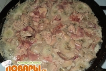 Шаг 2: Лук очищаем, моем и нарезаем …