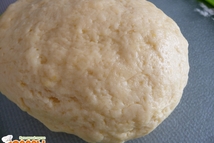 Шаг 2: Маргарин растереть со стаканом муки, …