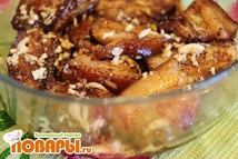 Шаг 4: Затем сало вытащить из сковороды, …