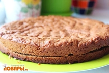 Шаг 4: Достала затем пирог, чуть остудила, …