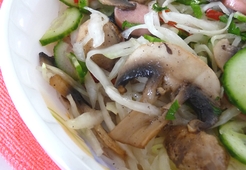 Грибной салат со свежей капустой