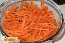Шаг 7: Добавляем морковку нарезанную соломкой, если …