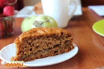 Шаг 7: Пирог можно украсить фруктами и …