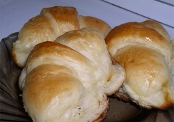 Рецепт: Круасаны (замес в хлебопечи)