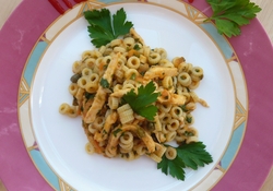 Рецепт: Паста....."Муравейник" по-итальянски с тушеными кальмарами