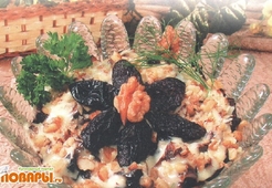 Салат слоеный с черносливом