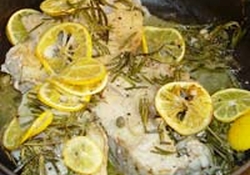 Рецепт: Треска с розмарином и каперсами