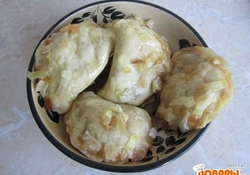 Рецепт: Вареники с капустой, приготовленные в мультиварке