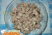 Шаг 3: Второй слой - мелко порезанная …