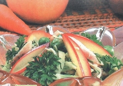 Рецепт: Салат из курицы с капустой