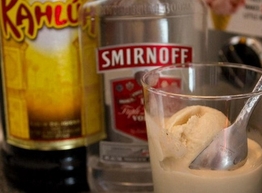 Статья: Вкусно и весело: как приготовить домашнее алко-мороженое