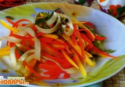 Рецепт: Салат из лапши с манго по-камбоджийски  