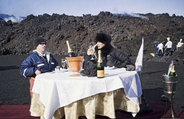 Обед у кратера вулкана