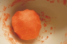 Шаг 2: Муку (1 стакан) просеять с …