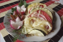 Шаг 3: Сбрызнуть овощи оливковым маслом, посолить, …