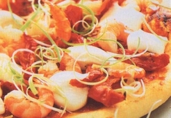 Пицца с креветками и вялеными помидорами