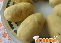 Рецепт: Банановые снаряды с сыром и шкварками