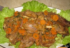 Гусь, тушеный с овощами