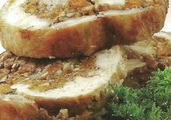 Рецепт: Рулет из курицы с курагой