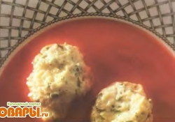 Рецепт: Суп из красного перца с сырными клецками