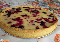 Чернично-малиновый пирог с белым шоколадом