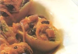 Рецепт: Ракушечная паста с соусом капоната