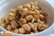 Шаг 2: На сковороде обжариваем лук и …