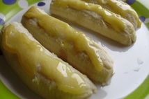 Шаг 3: Порезанные бананы смажьте медом, но …