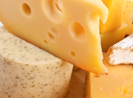 Статья: Откуда  у сыра дырки?