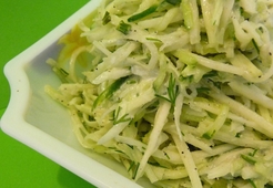  Салат из кольраби и огурца