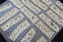 Шаг 2: Раскатываем тесто толщиной в 5 …