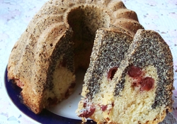 Рецепт: Вишневый кекс с маком