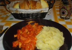 Рецепт: Требуха тушеная в соусе по-итальянски