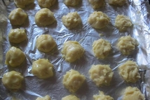 Шаг 5: На противень, смазанный растительным маслом, …