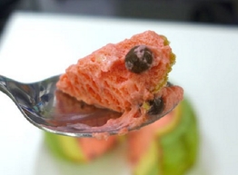 Статья: Торт в виде арбуза: нежный бисквит и сочная арбузная мякоть!